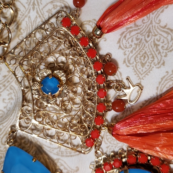 ๐HP๐ STQ gold-tone red & turquoise statement necklace - Picture 6 of 13